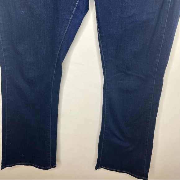 LEVI’S Curvy Bootcut Dark Wash Denim Jeans - Picture 6 of 16